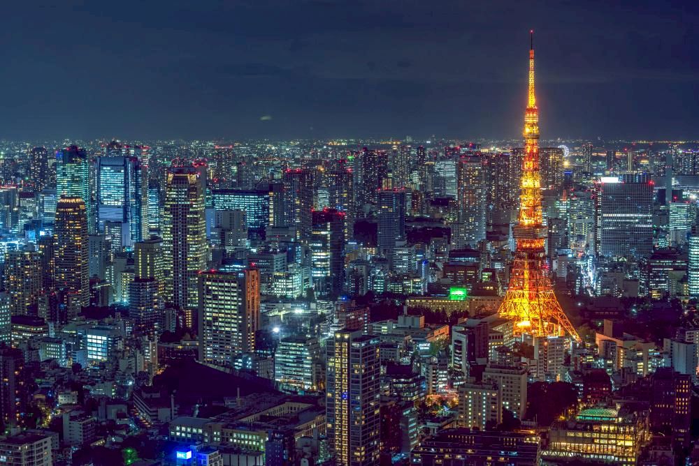 The tower represents Tokyo's emergence as a modern metropolis and provides stunning vistas of Mount Fuji on clear days, the Imperial Palace, and the sprawling urban landscape (Source: Freepik)